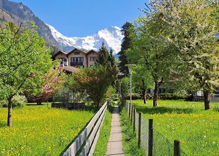 Sawasdee Swiss 公寓 *